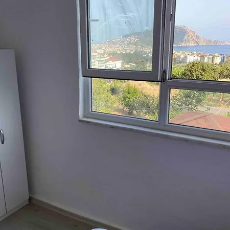 Deniz Manzarali,terasli,doga Icinde Mustakilsi Ev Appartement Alanya